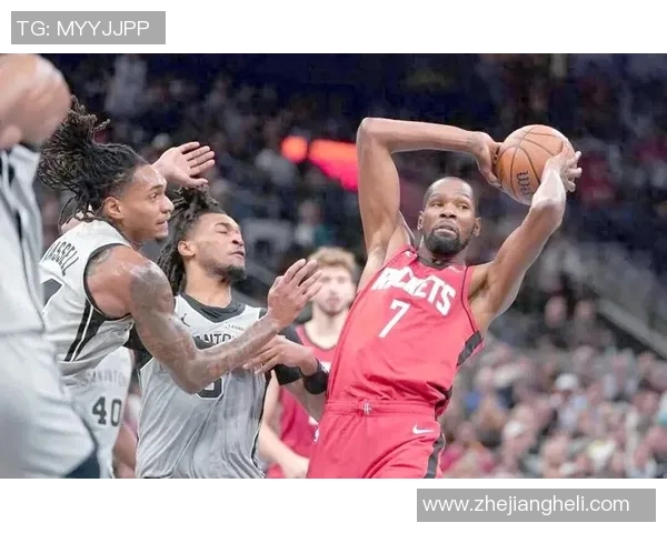 2013年季后赛马刺与勇士第三场激战回顾与精彩瞬间分析 2013年季后赛马刺与勇士第三场激战回顾与精彩瞬间分析