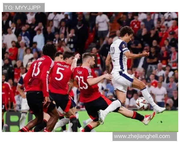 2018年曼联与热刺激战回顾：经典对决与战术较量的精彩瞬间