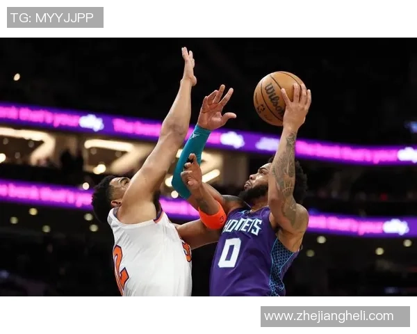 国王队与黄蜂队精彩对决现场直播全程回顾与精彩瞬间解析 国王队与黄蜂队精彩对决现场直播全程回顾与精彩瞬间解析