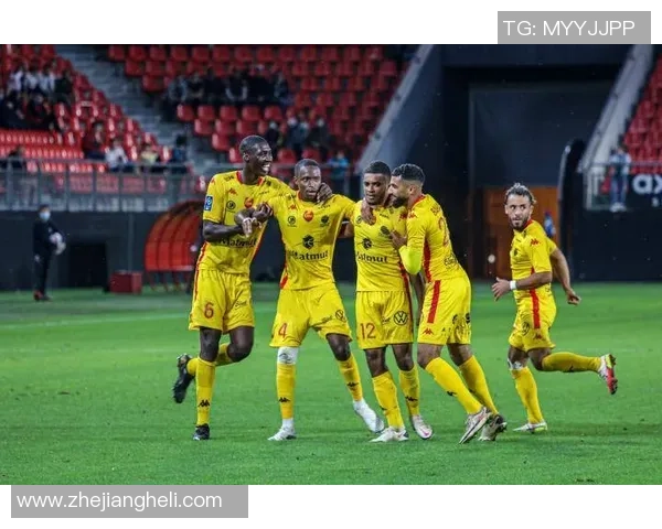 场奎维利与欧塞尔的激烈对决展现足球魅力与团队精神 场奎维利与欧塞尔的激烈对决展现足球魅力与团队精神