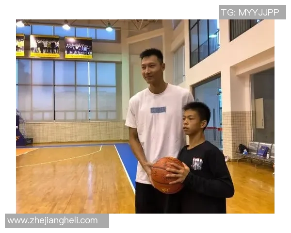 李芳独家分享篮球心得与技巧助你提升球技的秘诀与经验